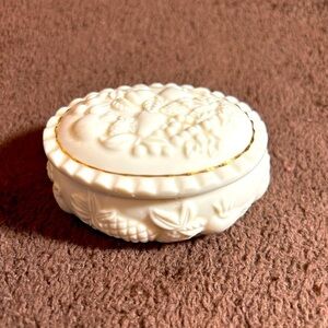 Lenox 1998 fruit of life trinket box